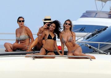 Rihanna, Cara, Vanessa Hudgens: Star snaps