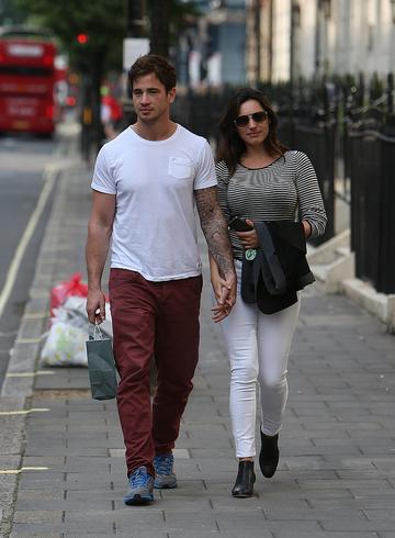 Kelly Brook: red carpet and downtime