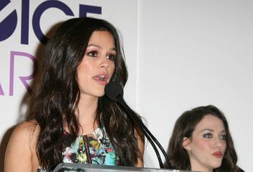 People's Choice 2014 Nominations with the 2 Broke Girls, Rachel Bilson &amp; friends