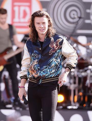 One Direction perform on ABC's 'Good Morning America'