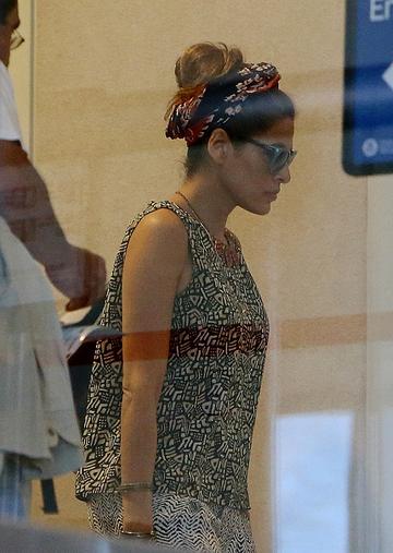 Eva Mendes at the airport