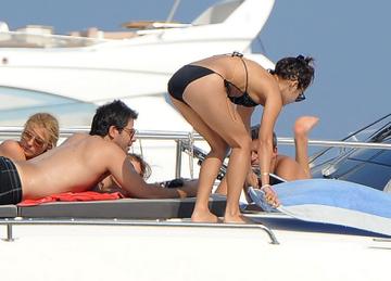 Rihanna, Cara, Vanessa Hudgens: Star snaps