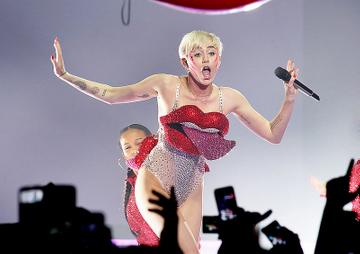 Miley Cyrus Bangerz Tour 2014