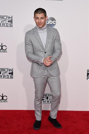 2015 American Music Awards - Red Carpet