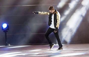 Justin Bieber performing live in Italy
