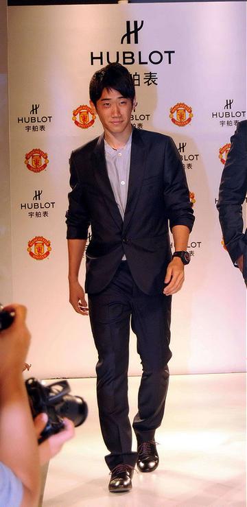 Manchester United football players pose