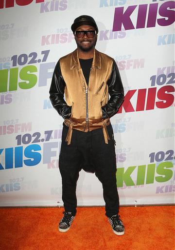 Britney, Will.i.am, Avril, and more do concert together