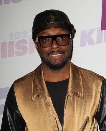 Britney, Will.i.am, Avril, and more do concert together