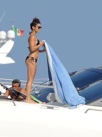 Rihanna, Cara, Vanessa Hudgens: Star snaps