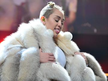 Miley Cyrus: On-stage gallivanting
