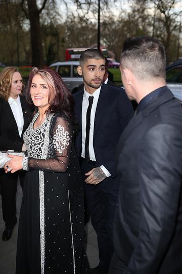 Zayn Malik debuts shaved head