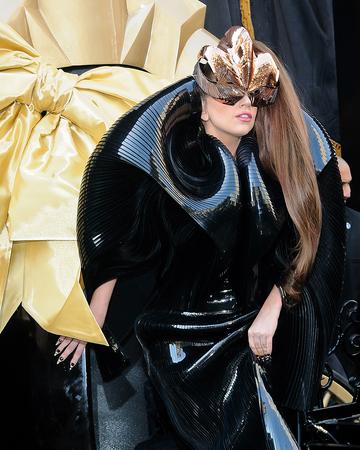 Lady Gaga Stumbles at Macy's