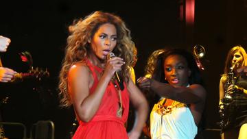 Beyonce's Back: Fierce face at the ready for the Mrs Carter Tour