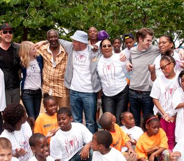 Cast of The Amazing Spider-Man at the 'Be Amazing' Stand Up Volunteer Initiative