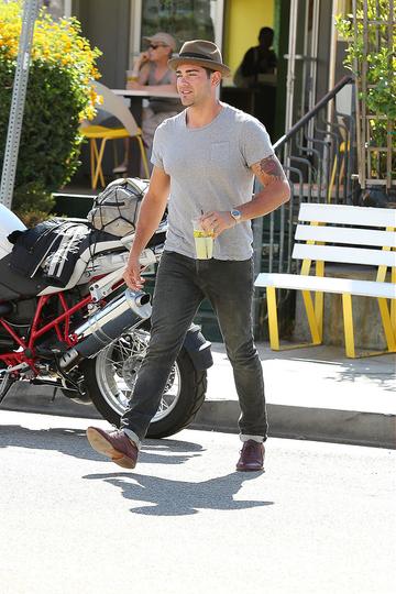 Jesse Metcalfe Out and About