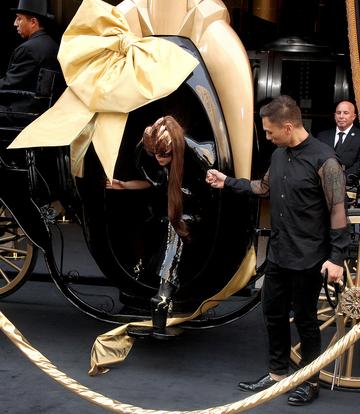 Lady Gaga Stumbles at Macy's