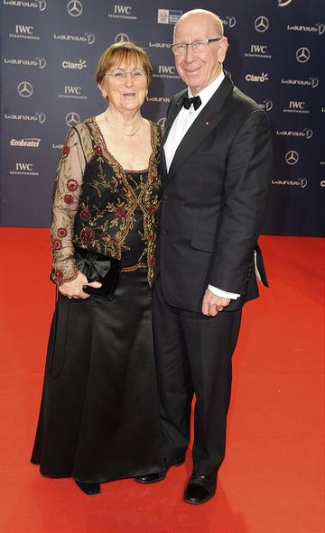 Eva Longoria looks hot in red at Laureus Sports Awards