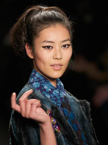 Mercedes-Benz New York Fashion Week - Anna Sui Collection