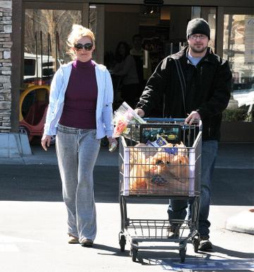 Britney Spears is spotted doing her grocery shop