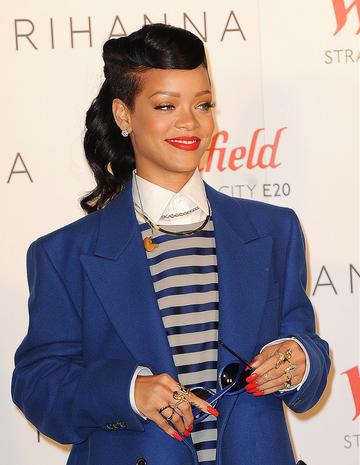 Rihanna switches on the Christmas lights
