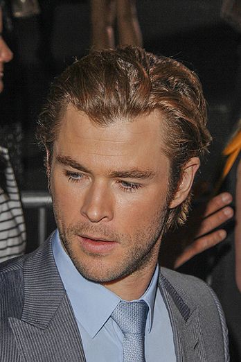Thor Premiere LA: Chris Hensworth, Kat Dennings, Tom Hiddleston & guests