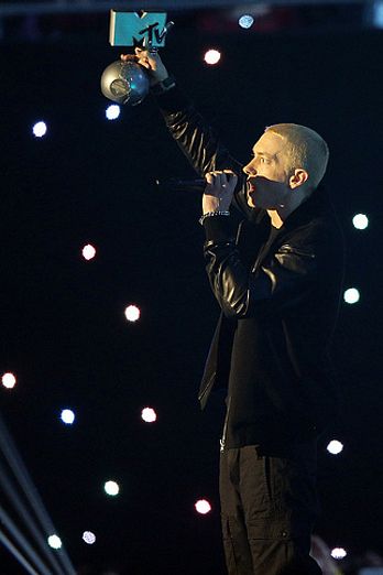 MTV EMAs 2013: On-Stage Action