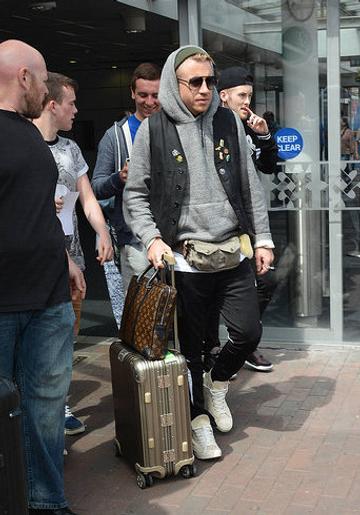 Macklemore arrives in Dublin Airport