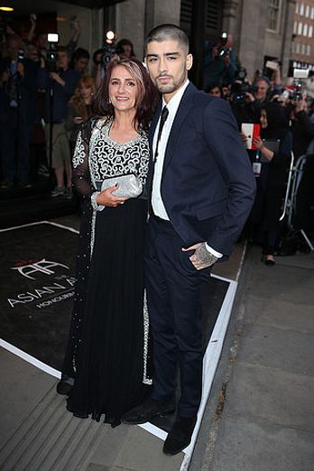 Zayn Malik debuts shaved head