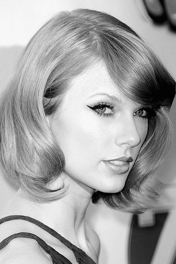Taylor Swift Tops Maxim Hot 100