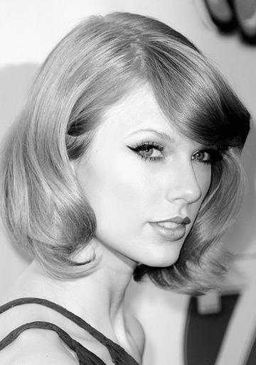 Taylor Swift Tops Maxim Hot 100