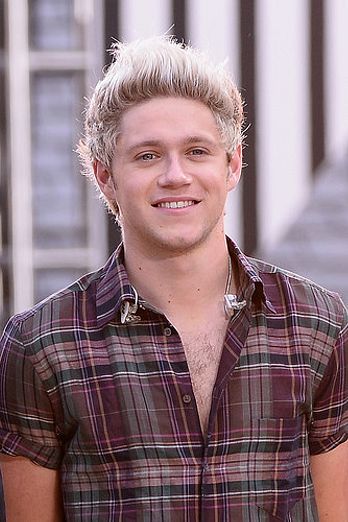 One Direction perform on ABC's 'Good Morning America'