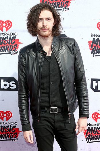 iHeartRadio Music Awards 2016 - Red Carpet