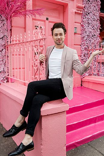 Benefit Bold is Beautiful Pop-Up Shop