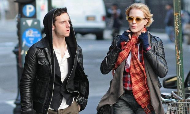 Evan Rachel Wood gets robbed informs Jamie Bell over Twitter