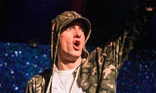 Eminem asks Justin Bieber to spend Christmas with him - in Detroit Eminem asks Justin Bieber to spend Christmas with him - in Detroit