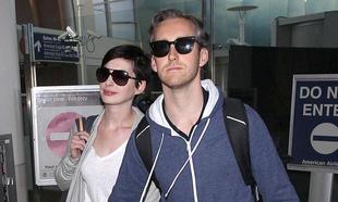 Anne Hathaway is said to be having a baby! Brother reportedly spills the beans... Anne Hathaway is said to be having a baby! Brother reportedly spills the beans...