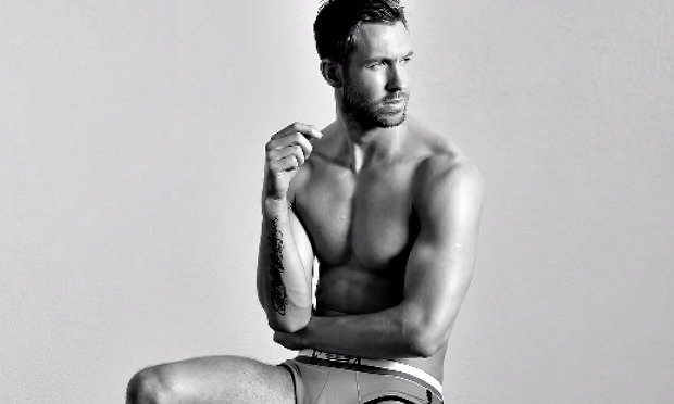 Pics Calvin Harris finally breaks out the undies for the