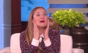 Watch: You will not believe who Drew Barrymore swipes right on in this game of live Tinder Watch: You will not believe who Drew Barrymore swipes right on in this game of live Tinder