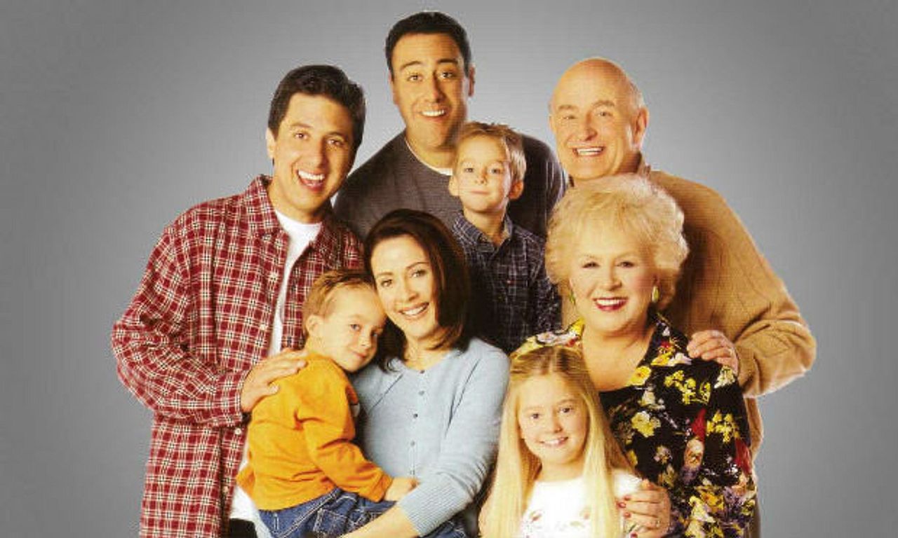 Doris Roberts, AKA Ray Romano's mom, has passed away. Everybody Loves ...