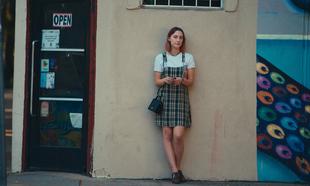 Saoirse Ronan's Lady Bird no longer has 100% on Rotten Tomatoes because of one ridiculous review Saoirse Ronan's Lady Bird no longer has 100% on Rotten Tomatoes because of one ridiculous review