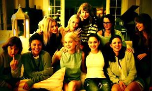 Let's play 'spot the celeb' at Taylor Swift's 4th of July soiree Let's play 'spot the celeb' at Taylor Swift's 4th of July soiree