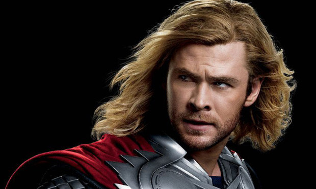 Who was kissing Chris Hemsworth at the end of Thor The Dark World