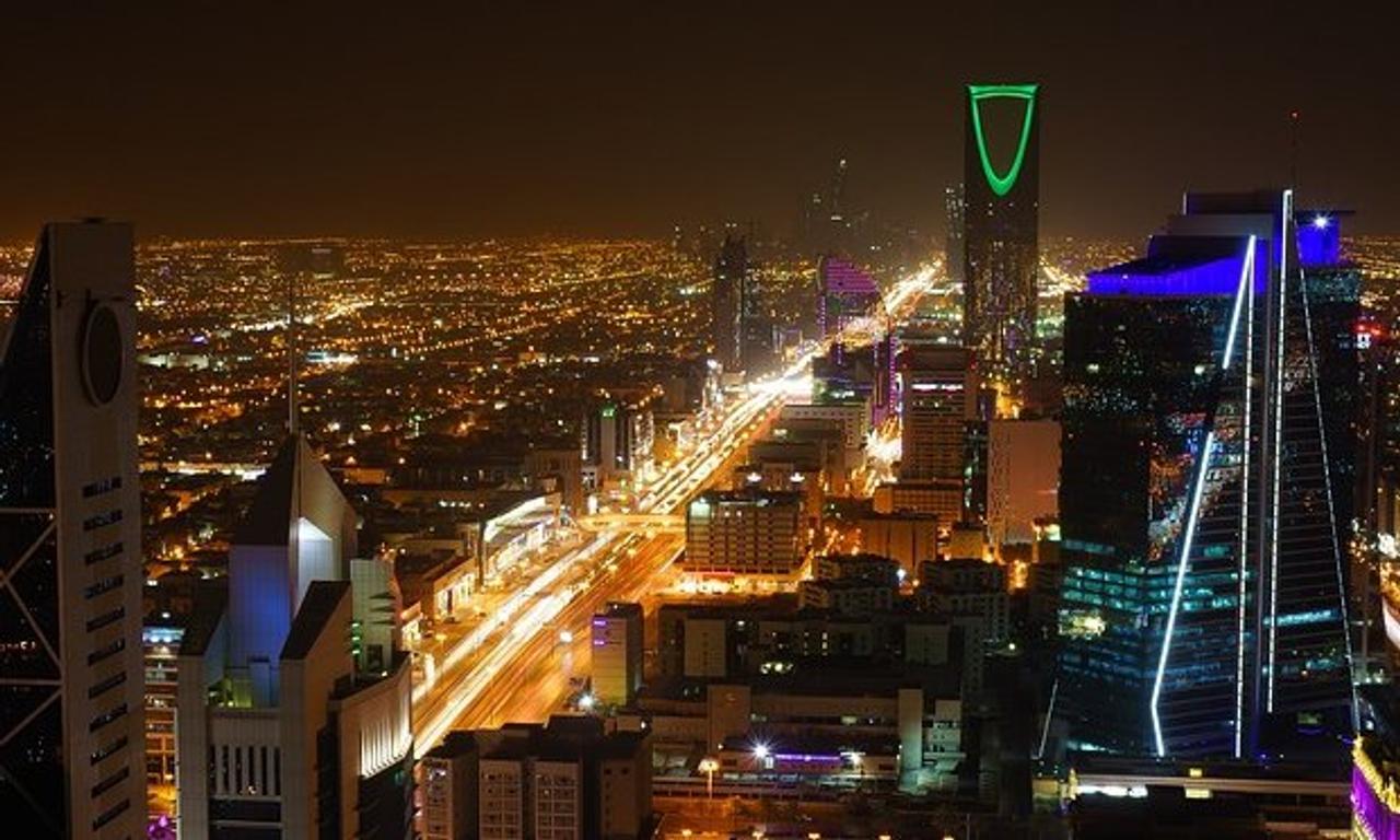 Saudi Arabia lifts 35-year ban on cinemas, will begin operating in ...