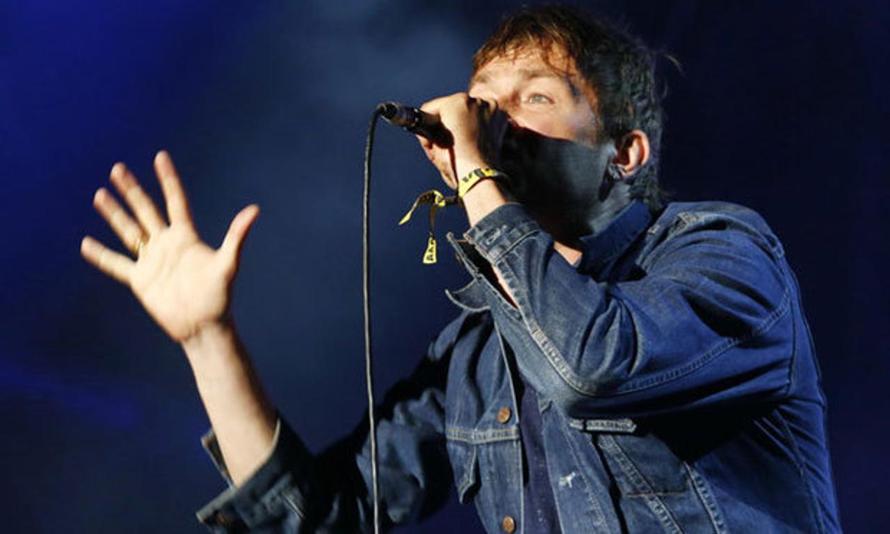 Watch: Damon Albarn announces debut solo LP 'Everyday Robots', releases ...