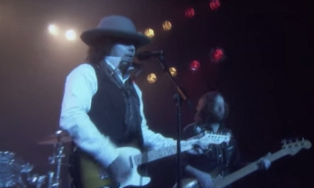 Watch: 'Bob Dylan' puts his own spin on Drake's 'Hotline Bling' on ...