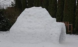 People all over the country used their snow days to build massive igloos People all over the country used their snow days to build massive igloos