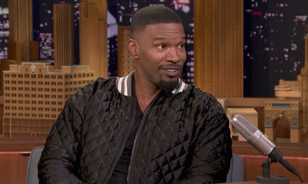 Jamie Foxx has come under fire for making up sign language during a TV ...