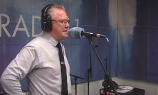 Watch: this Dublin taxi driver ticked an item off his bucket list by singing live on national radio Watch: this Dublin taxi driver ticked an item off his bucket list by singing live on national radio