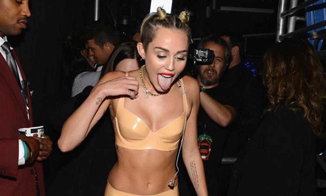 Miley offered one million dollars to make porn movie