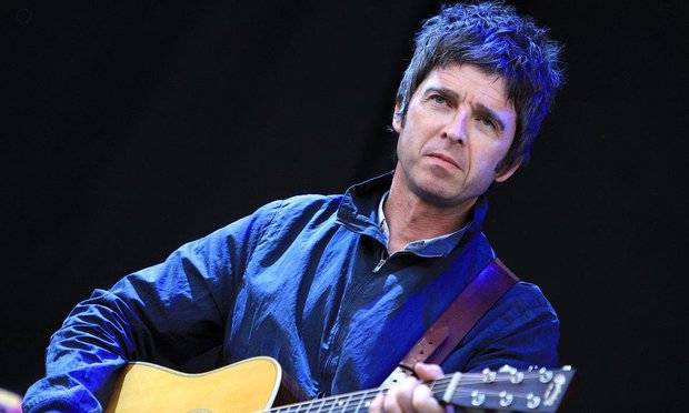 Noel Gallagher stops gig to call out shit magician fan in front